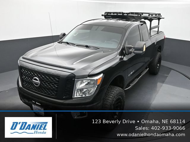 Used 2017 Nissan Titan S AWD/4WD image 21