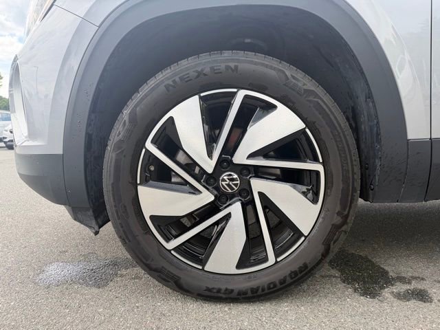 Used 2025 Volkswagen Atlas SE FWD image 11