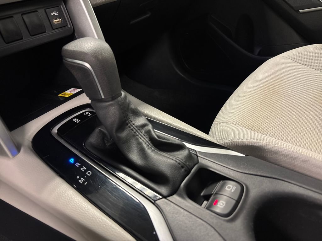 Used 2022 Toyota Corolla Cross LE image 39