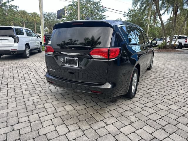 Used 2023 Chrysler Voyager LX FWD image 37