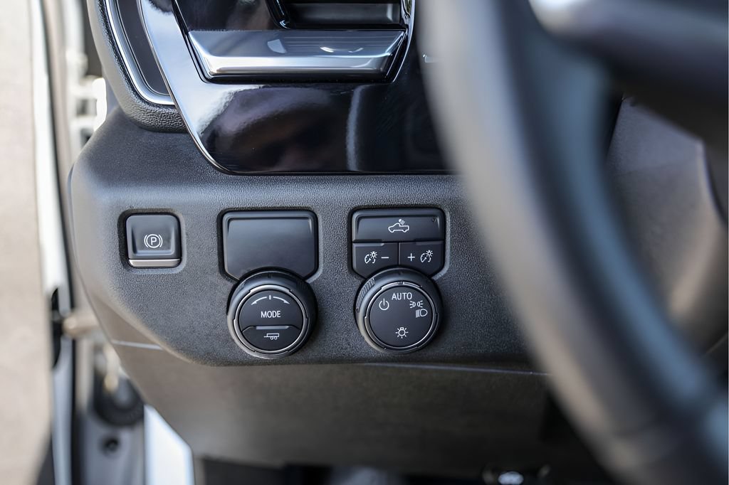 Used 2023 Chevrolet Silverado 1500 LT RWD image 18