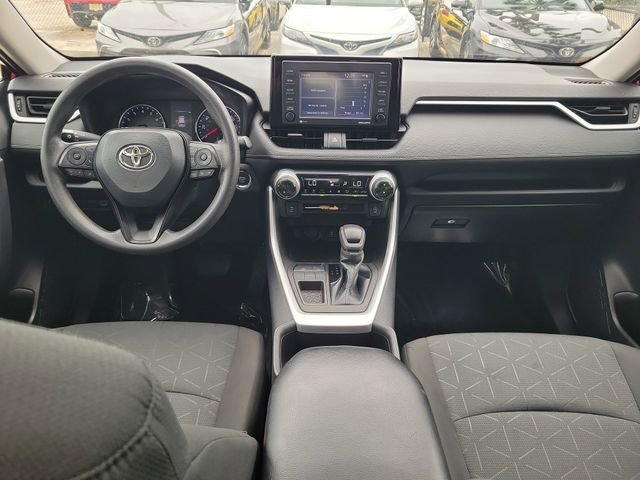 Used 2022 Toyota RAV4 XLE w/ Convenience Package image 7