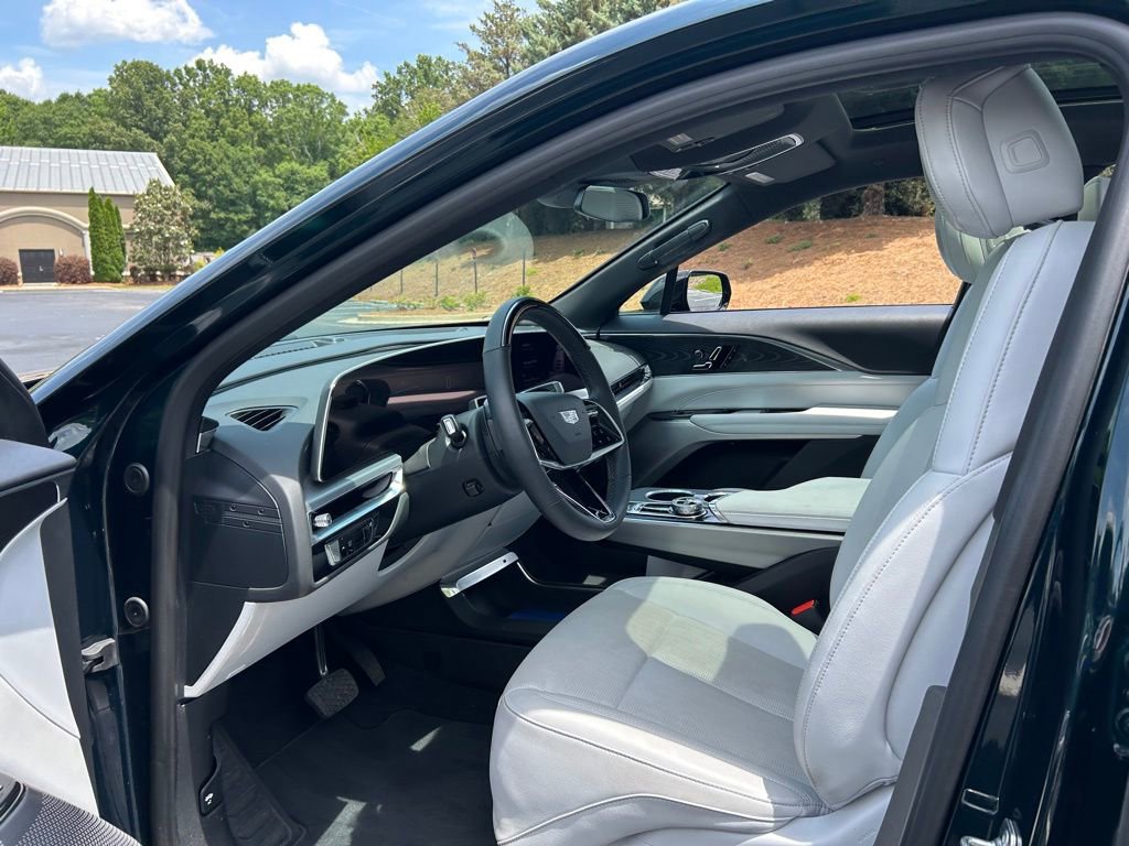 Used 2024 Cadillac Lyriq Sport AWD/4WD image 33