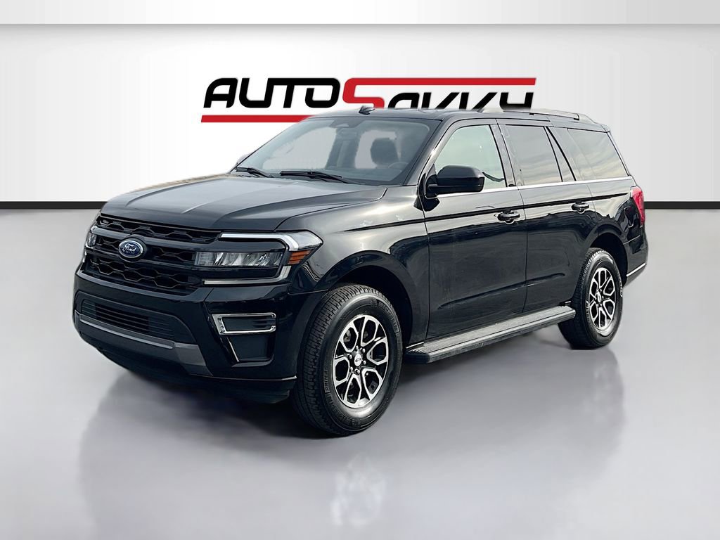 Used 2024 Ford Expedition XLT image 3