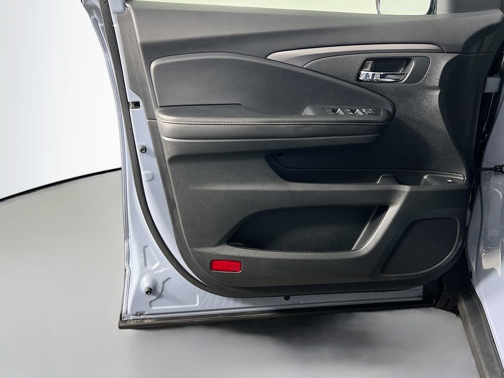 Used 2023 Honda Ridgeline Sport image 17