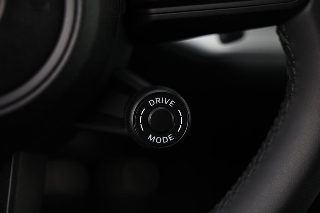 Certified 2025 Porsche Cayenne S AWD/4WD image 36