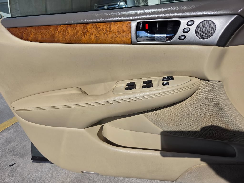 Used 2005 Lexus ES 330 FWD image 14