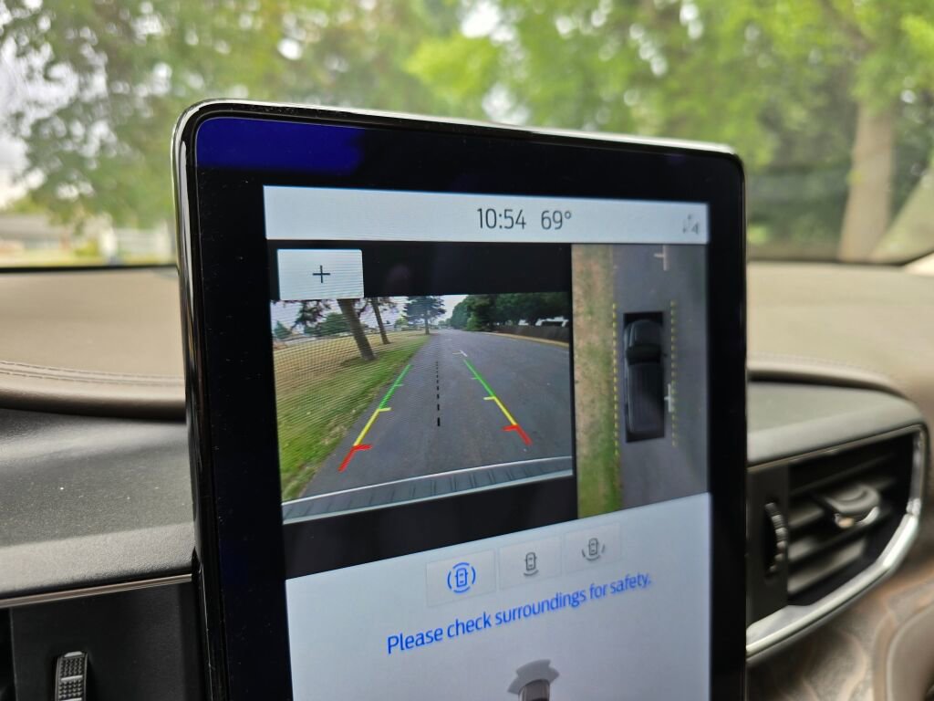 Used 2020 Ford Explorer Platinum w/ Premium Technology Package image 36