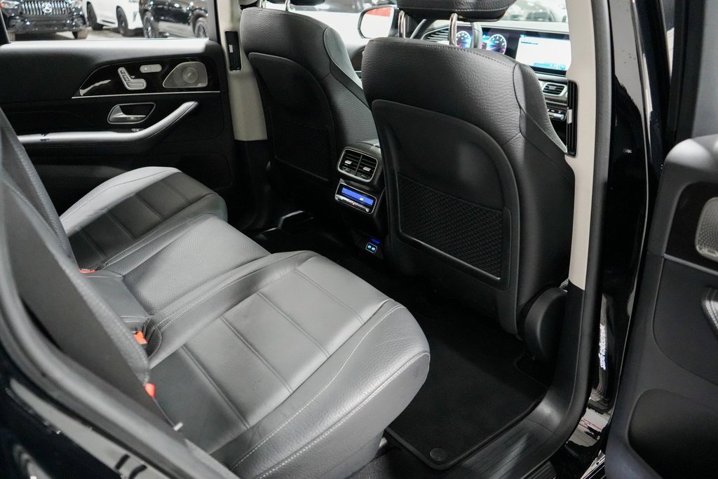 Used 2024 Mercedes-Benz GLS 450 4MATIC image 23