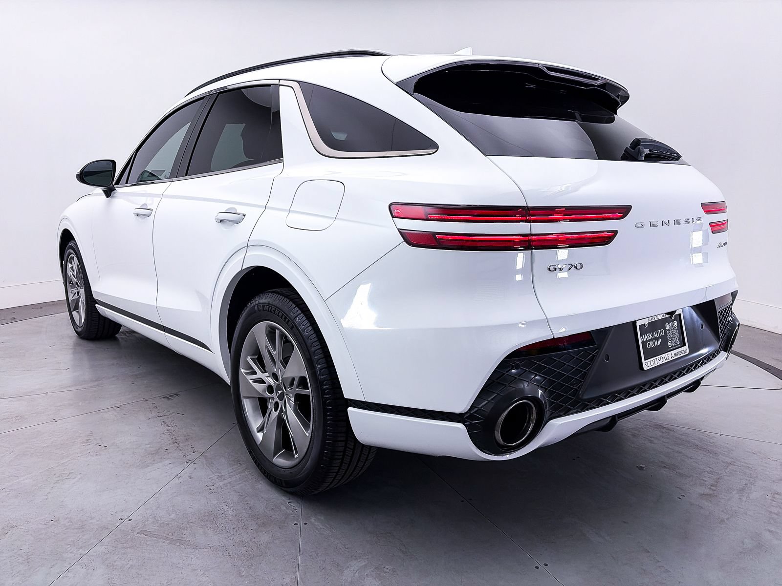 Used 2022 Genesis GV70 3.5T Sport AWD/4WD image 12