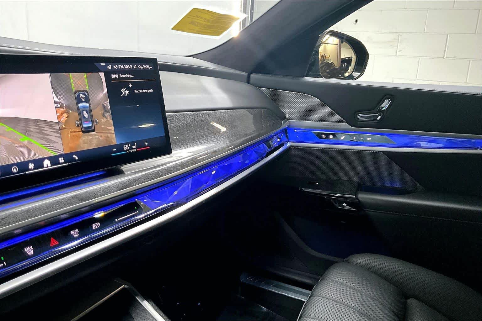 Used 2023 BMW 760i xDrive AWD/4WD image 35