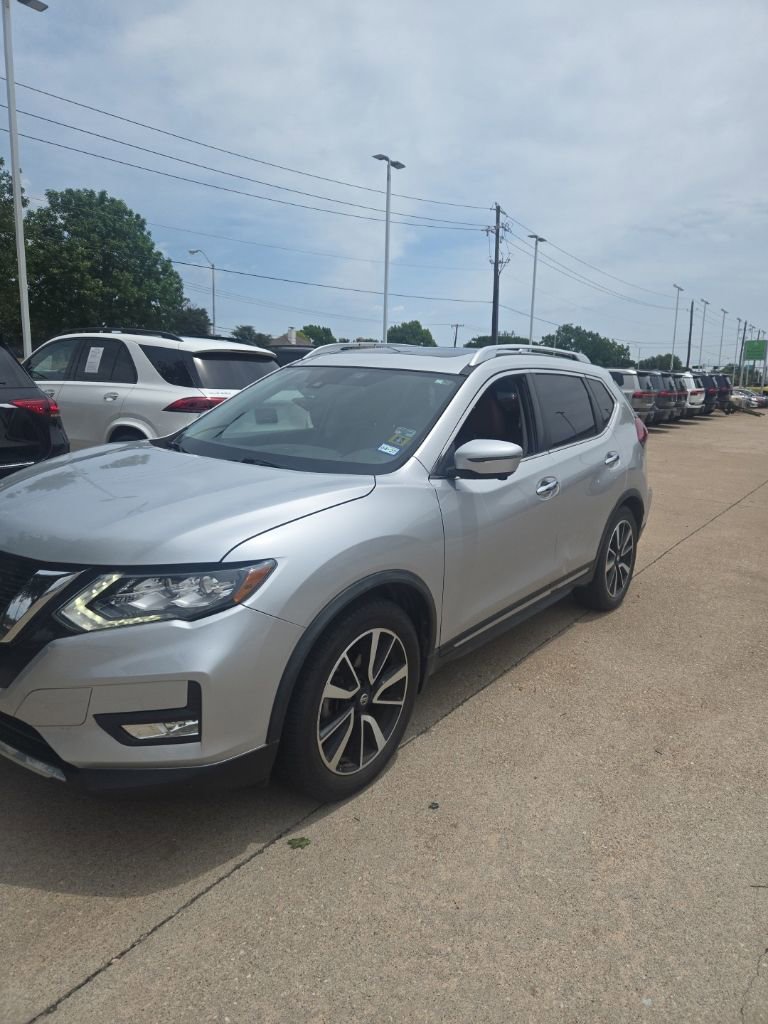Used 2018 Nissan Rogue SL w/ Premium Package FWD image 2