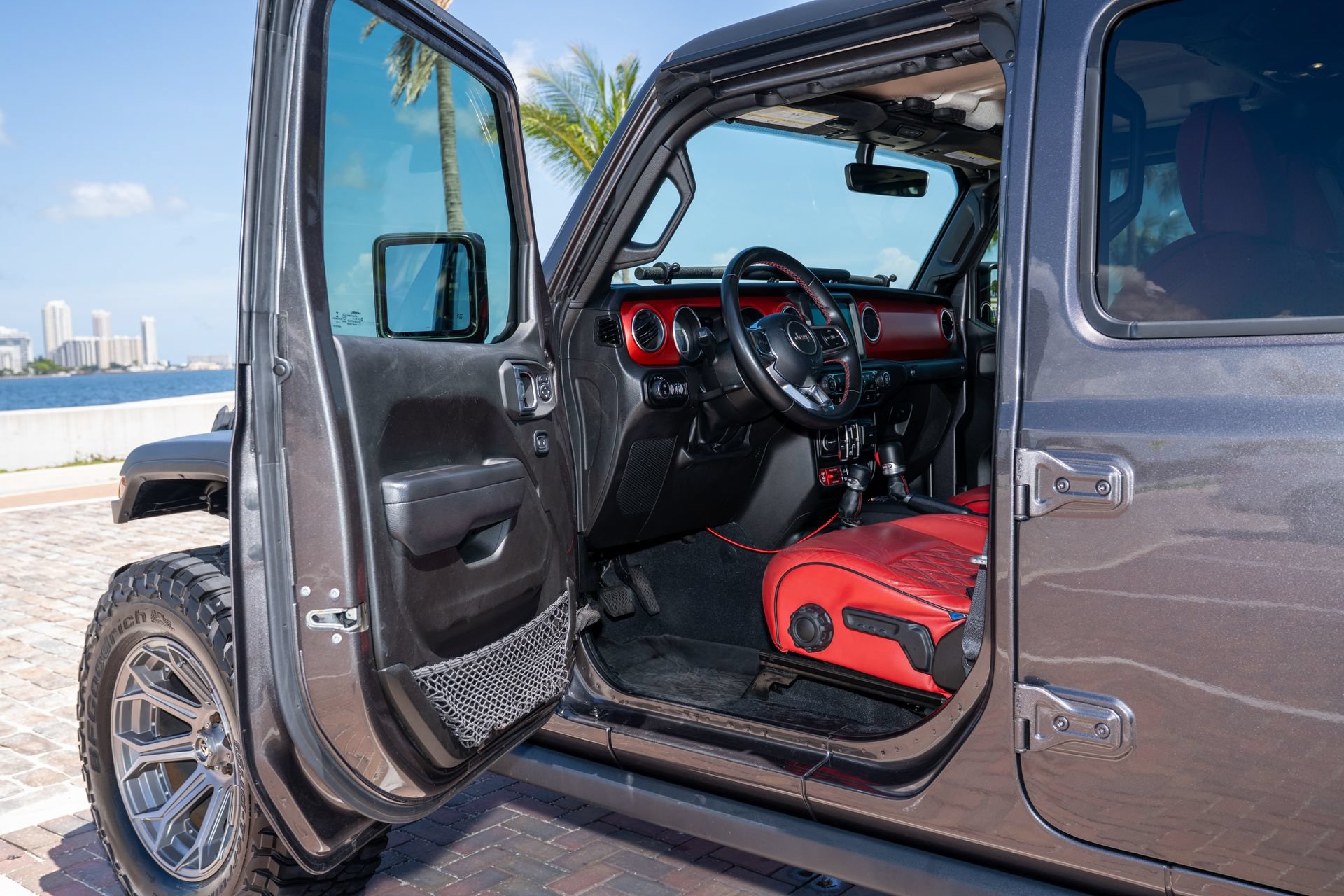Used 2022 Jeep Gladiator Rubicon AWD/4WD image 19