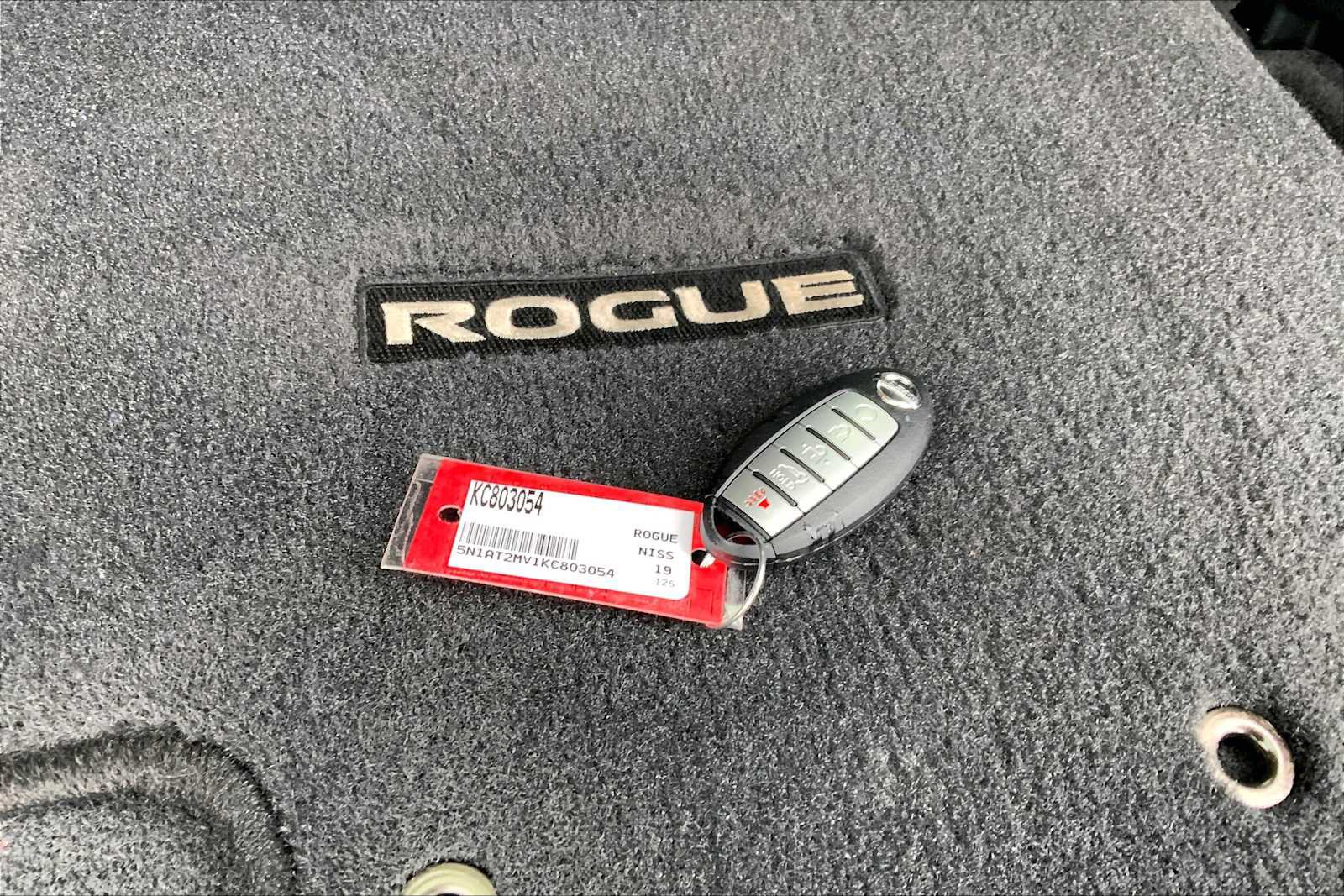 Used 2019 Nissan Rogue SV AWD/4WD image 14