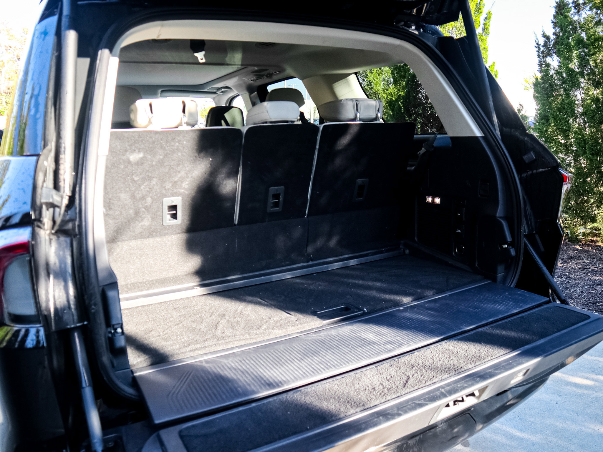 Used 2025 Lincoln Navigator Reserve image 32