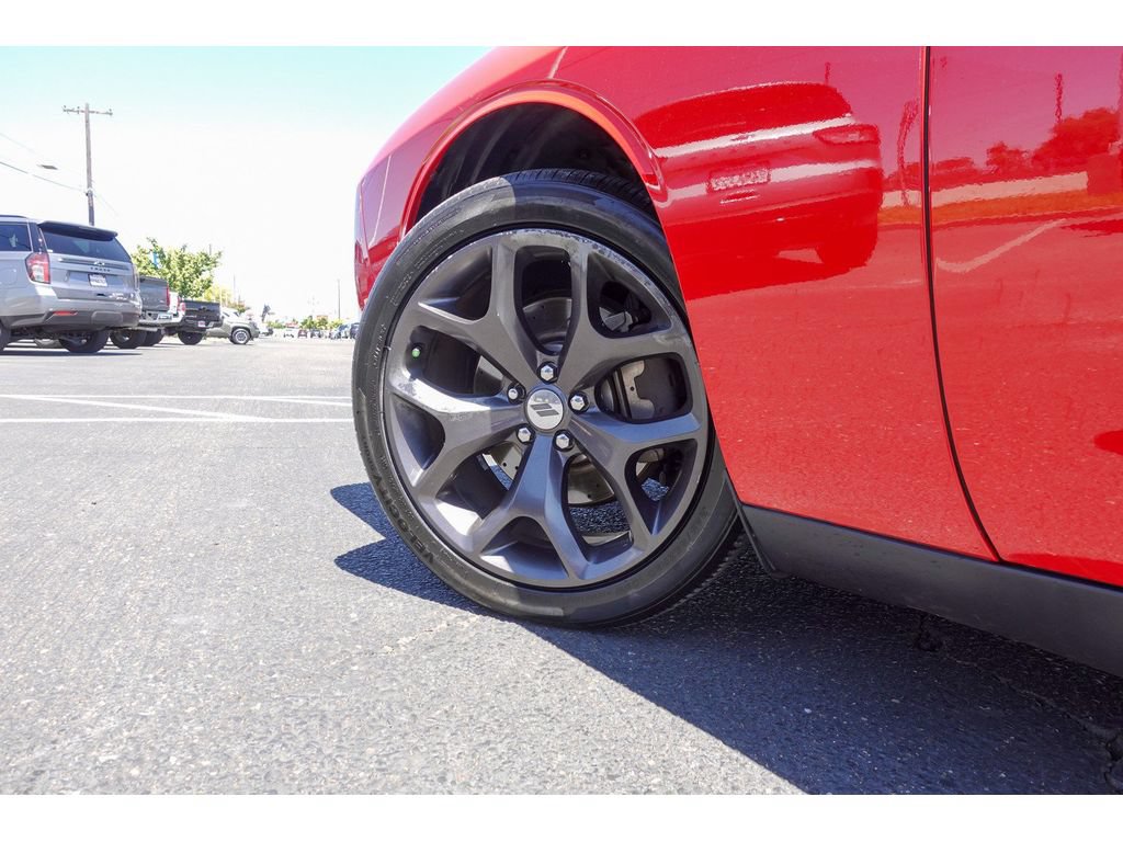 Used 2017 Dodge Challenger SXT Plus RWD image 10