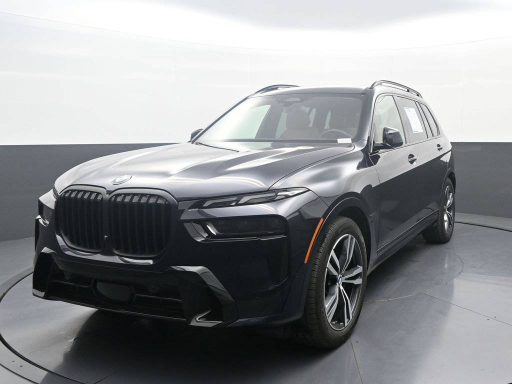 Used 2025 BMW X7 xDrive40i w/ M Sport Package image 1