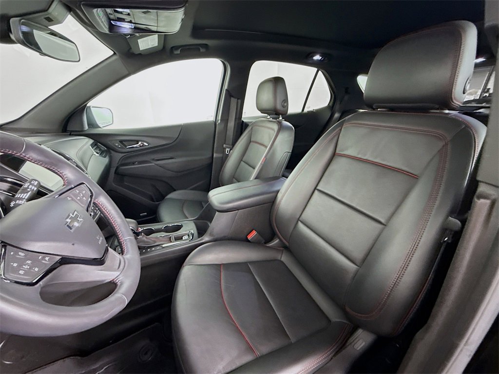 Used 2022 Chevrolet Equinox RS w/ RS Leather Package image 5