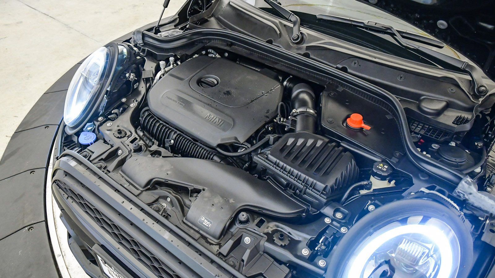 Certified 2023 MINI Cooper S w/ Signature Upholstery Package image 32