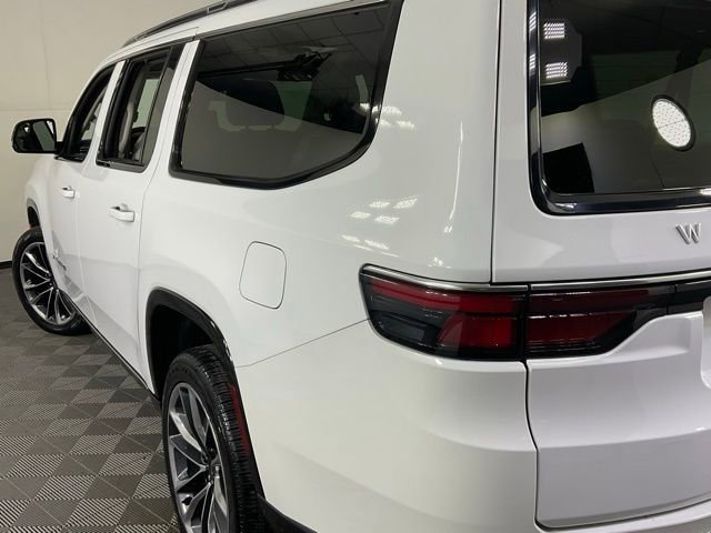 Used 2024 Jeep Wagoneer L Series III w/ Premium Group I AWD/4WD image 31
