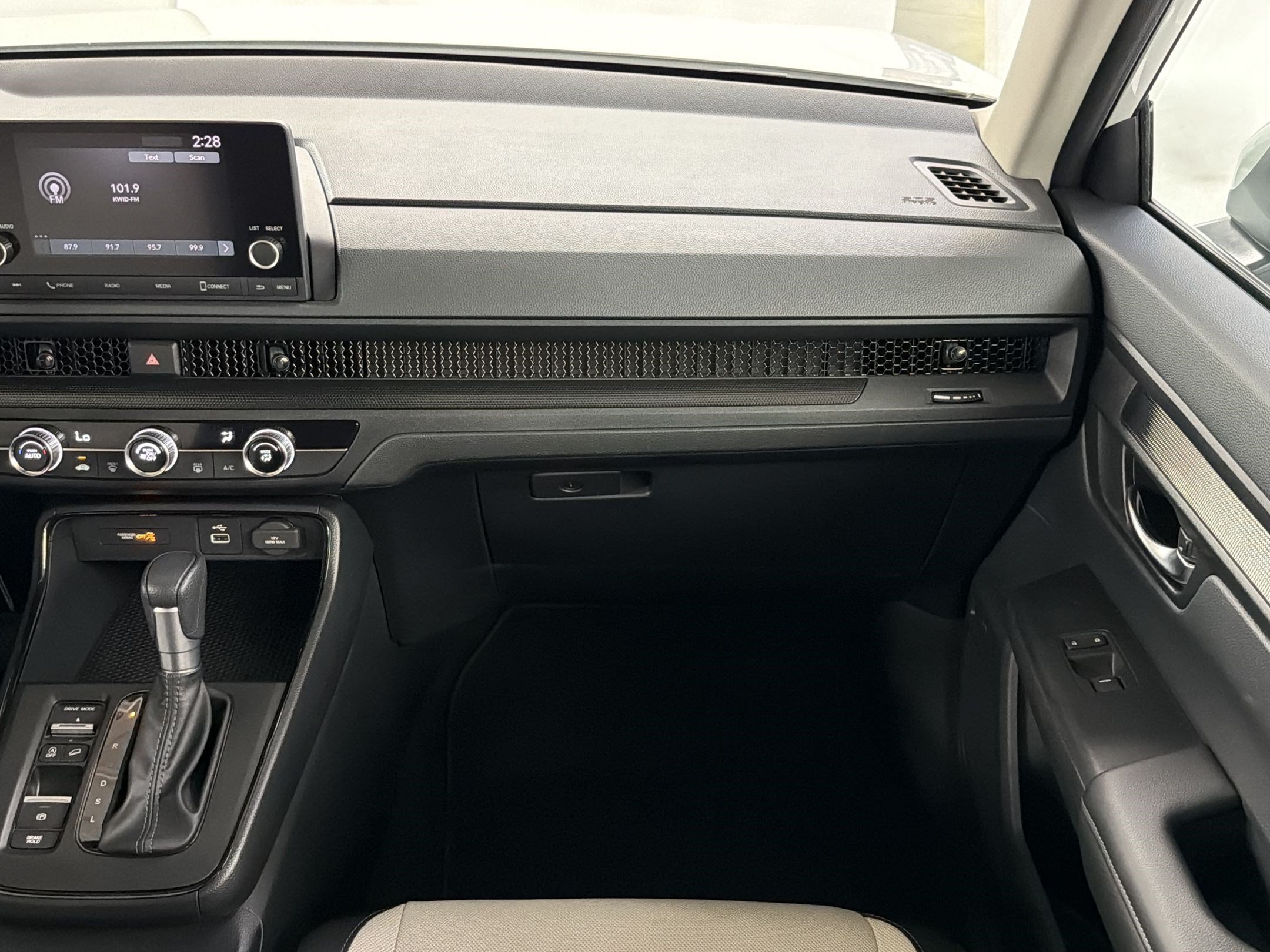 Certified 2025 Honda CR-V LX image 28