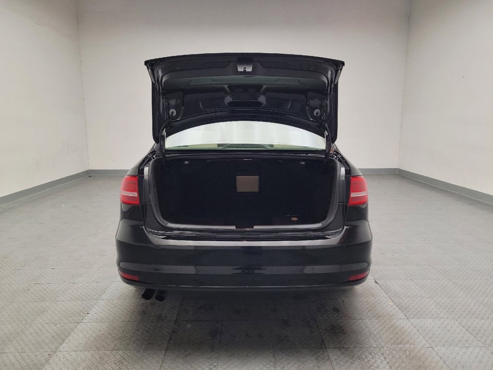 Used 2015 Volkswagen Jetta SE FWD image 29