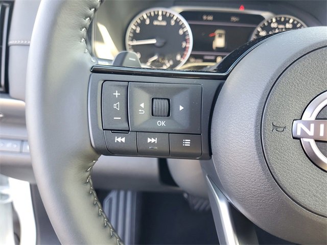 New 2025 Nissan Pathfinder SL image 11