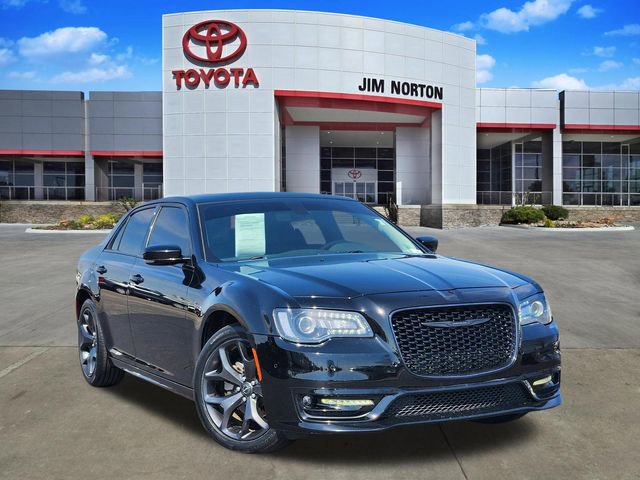 Used 2023 Chrysler 300 Touring L w/ Popular Equipment Group image 1