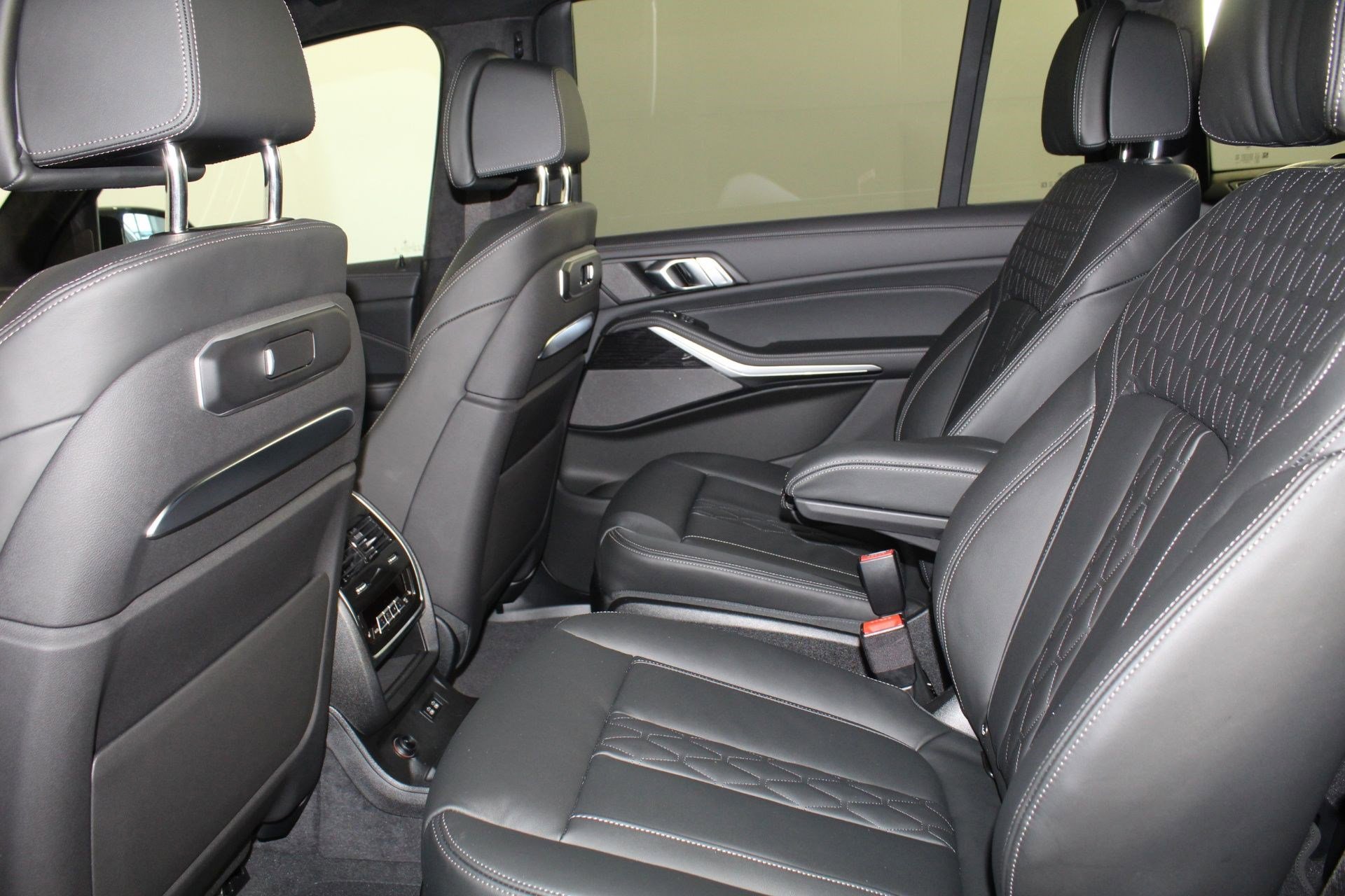 New 2026 BMW X7 M60i image 27