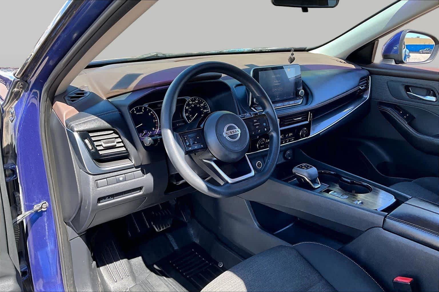 Used 2021 Nissan Rogue SV FWD image 17
