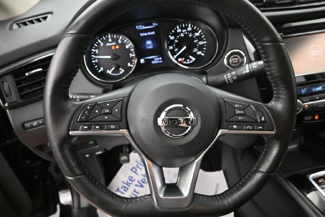 Used 2017 Nissan Rogue Sport SL w/ SL Premium Package AWD/4WD image 25