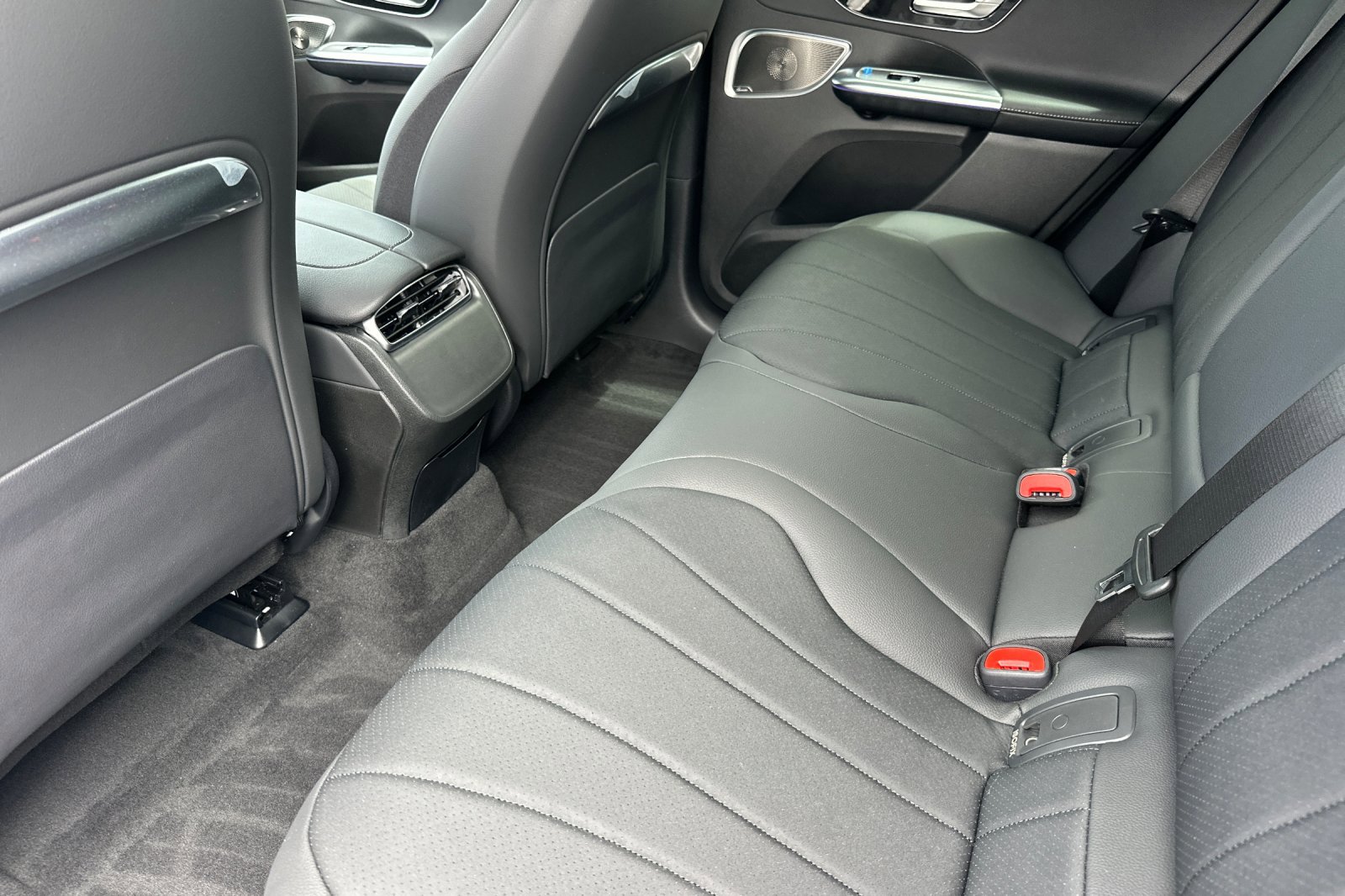 New 2025 Mercedes-Benz EQE 350+ 4MATIC SUV image 21