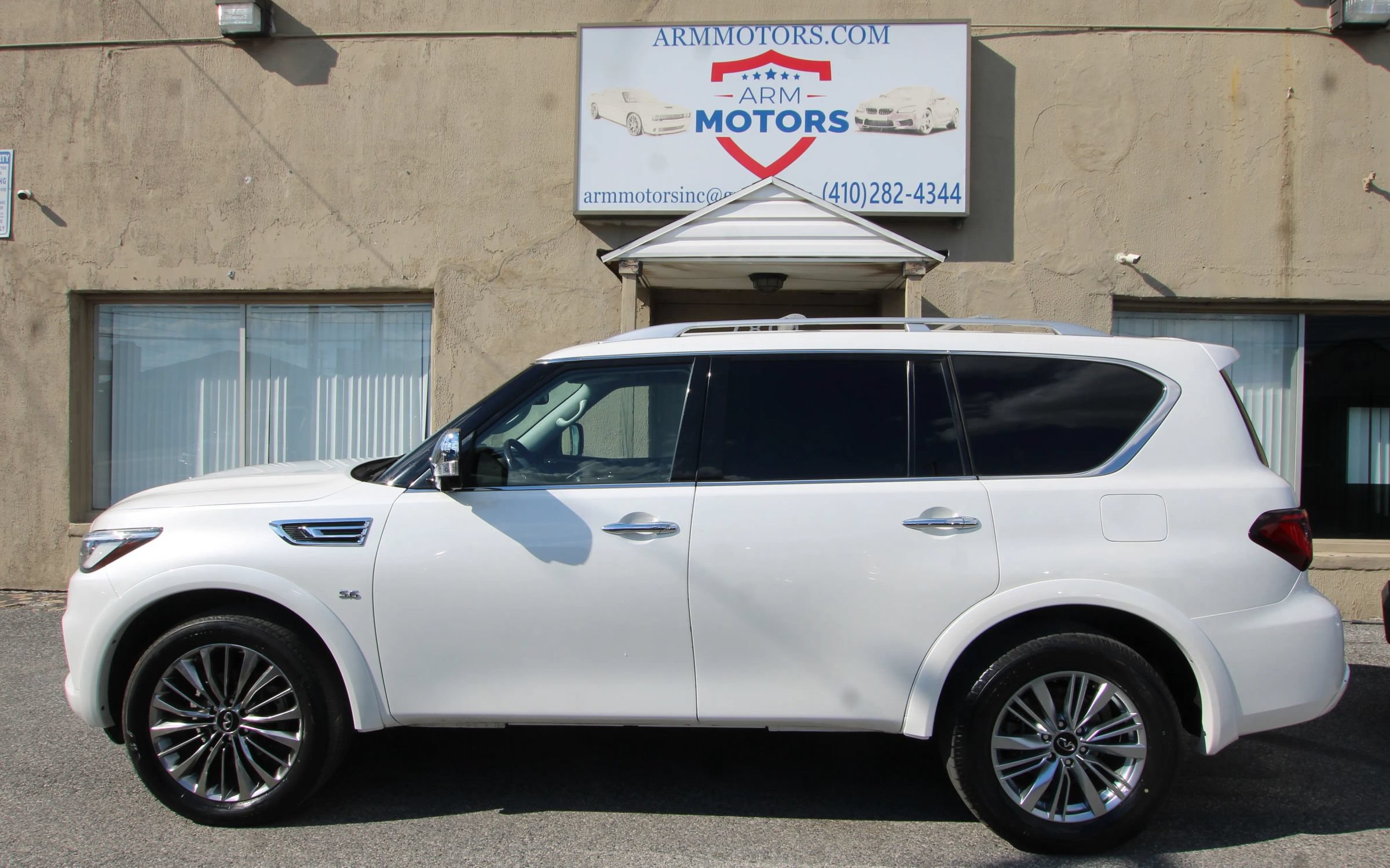 Used 2019 INFINITI QX80 Luxe w/ 22" Wheel Package AWD/4WD image 5