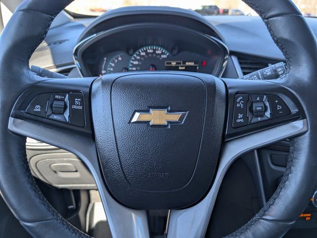 Used 2022 Chevrolet Trax LT w/ LT Convenience Package image 20