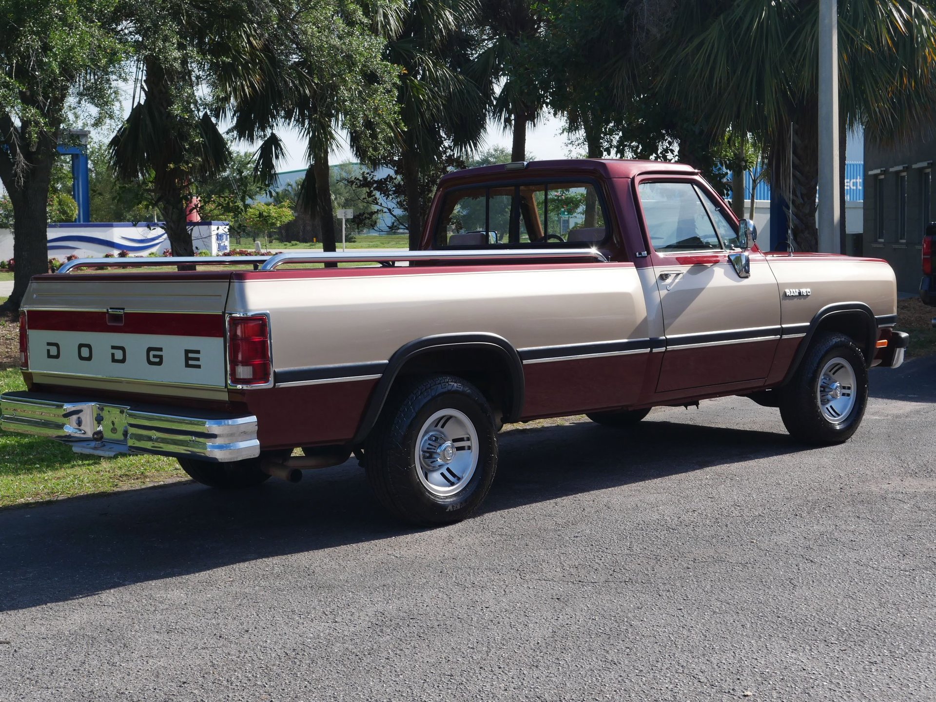 Used 1992 Dodge D/W Truck 150 RWD image 25
