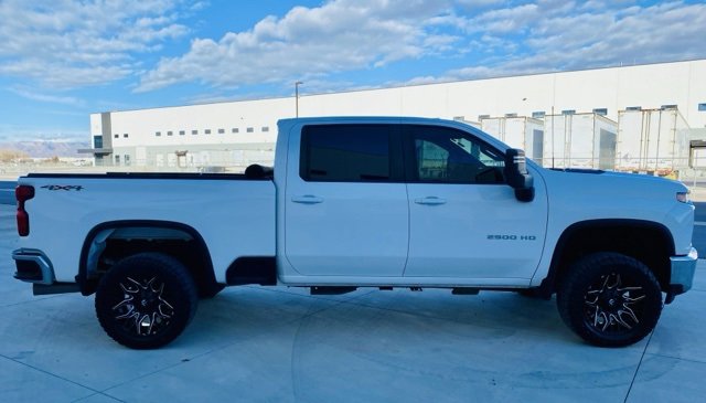 Used 2022 Chevrolet Silverado 2500 LT w/ Fleet Comfort Package image 4