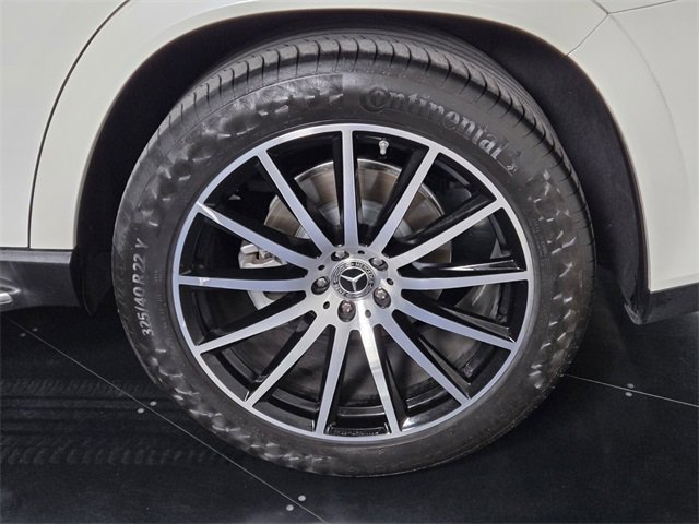 Used 2024 Mercedes-Benz GLS 580 4MATIC image 11