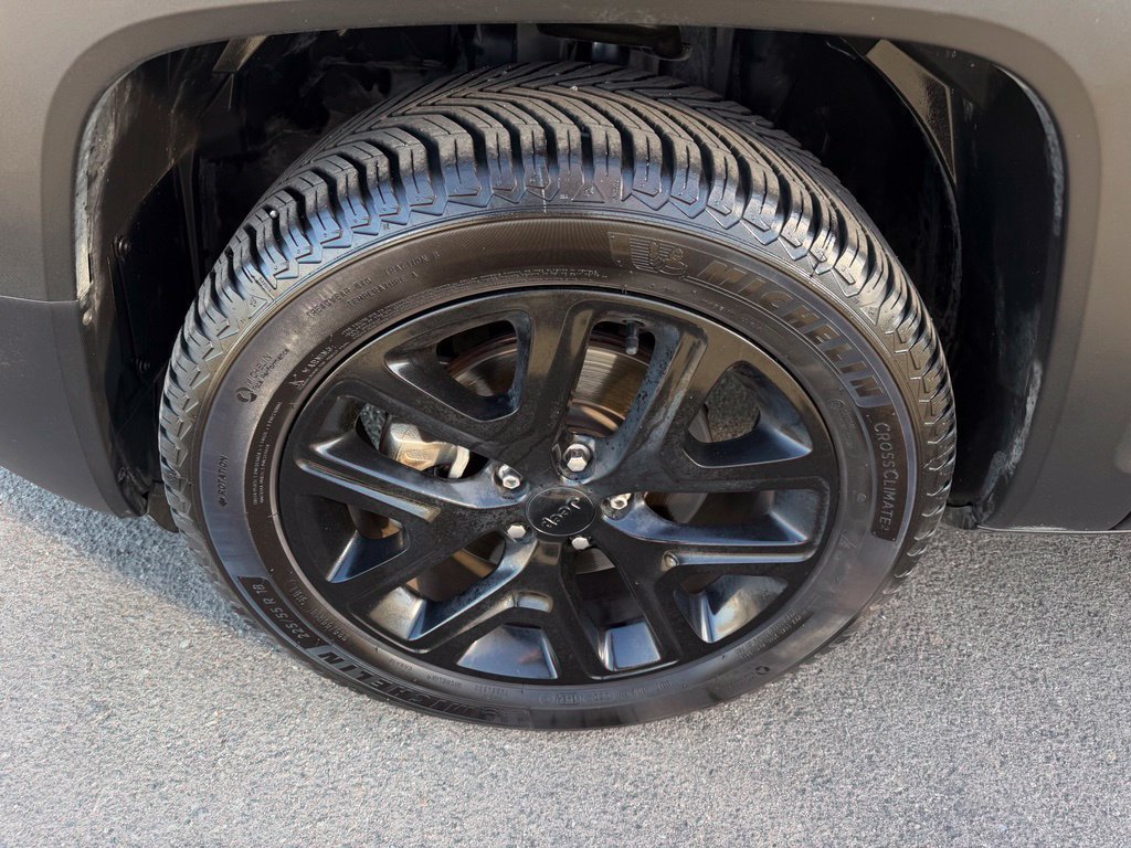 Used 2018 Jeep Renegade Altitude w/ UConnect 8.4 Nav Group FWD image 8