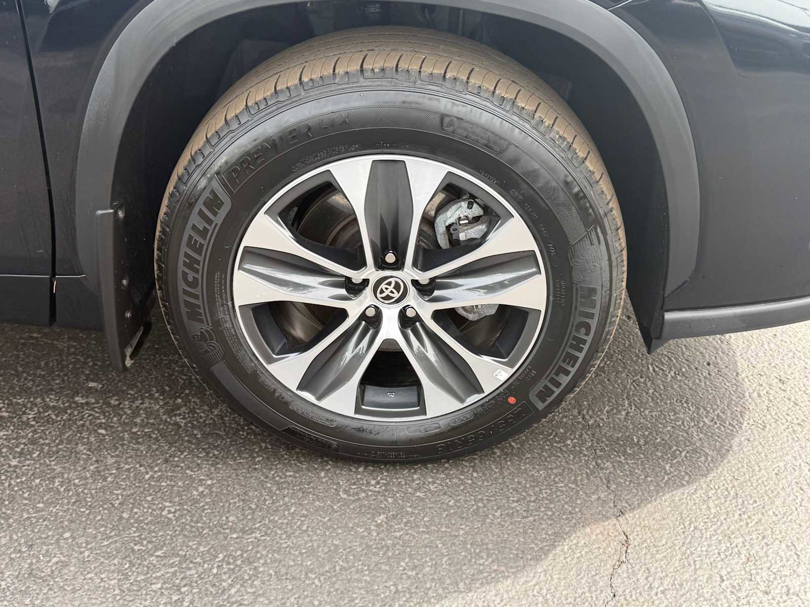 Certified 2025 Toyota Highlander XLE AWD/4WD image 7