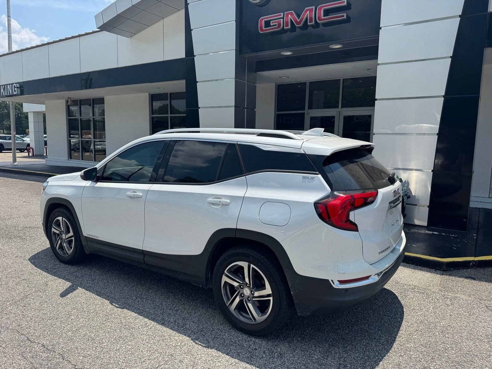 Certified 2021 GMC Terrain SLT w/ Infotainment Package II FWD image 4