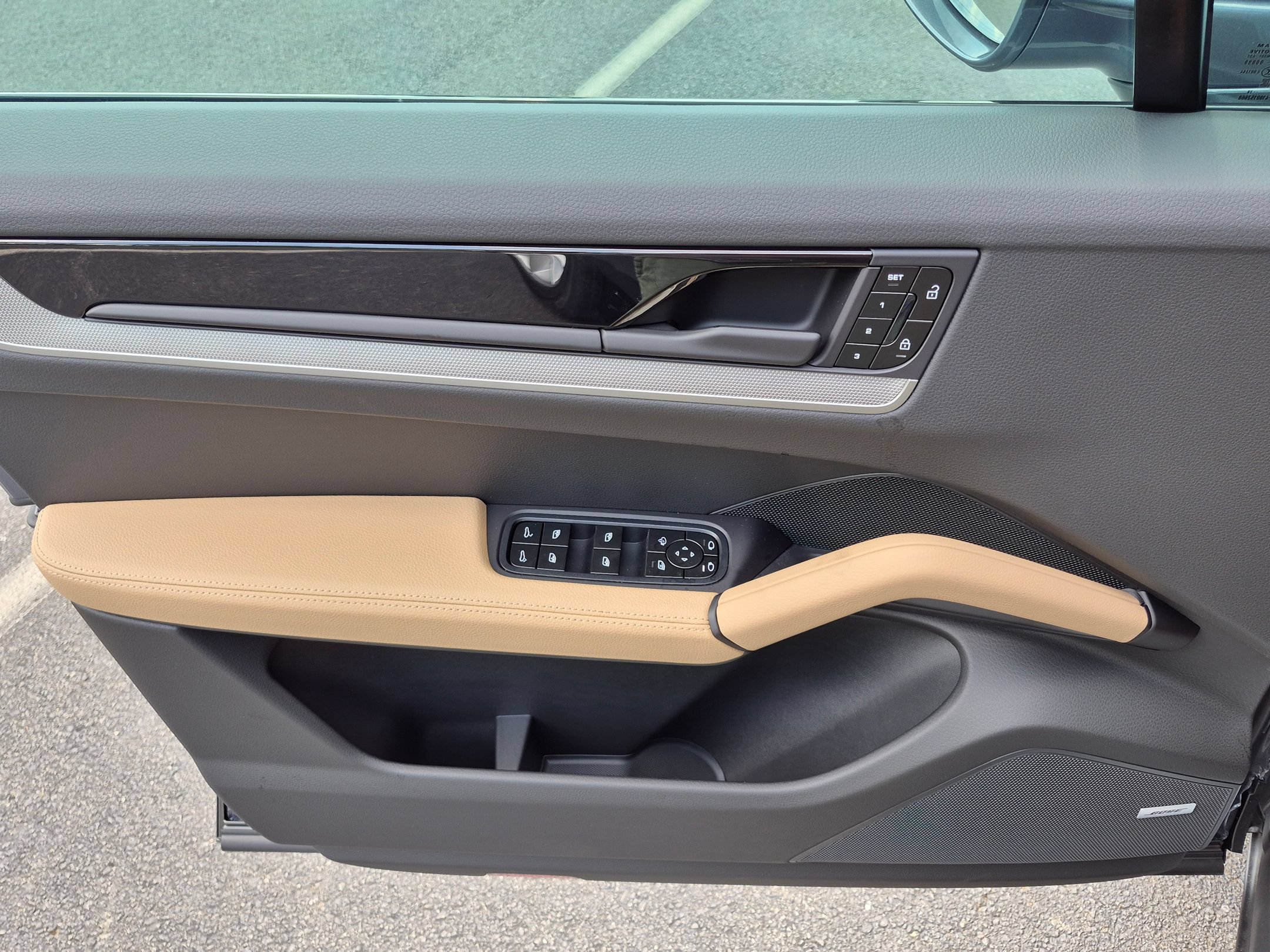 New 2026 Porsche Cayenne Coupe AWD/4WD image 22