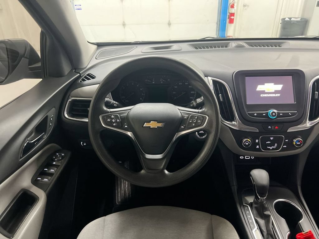 Used 2022 Chevrolet Equinox LS FWD image 11