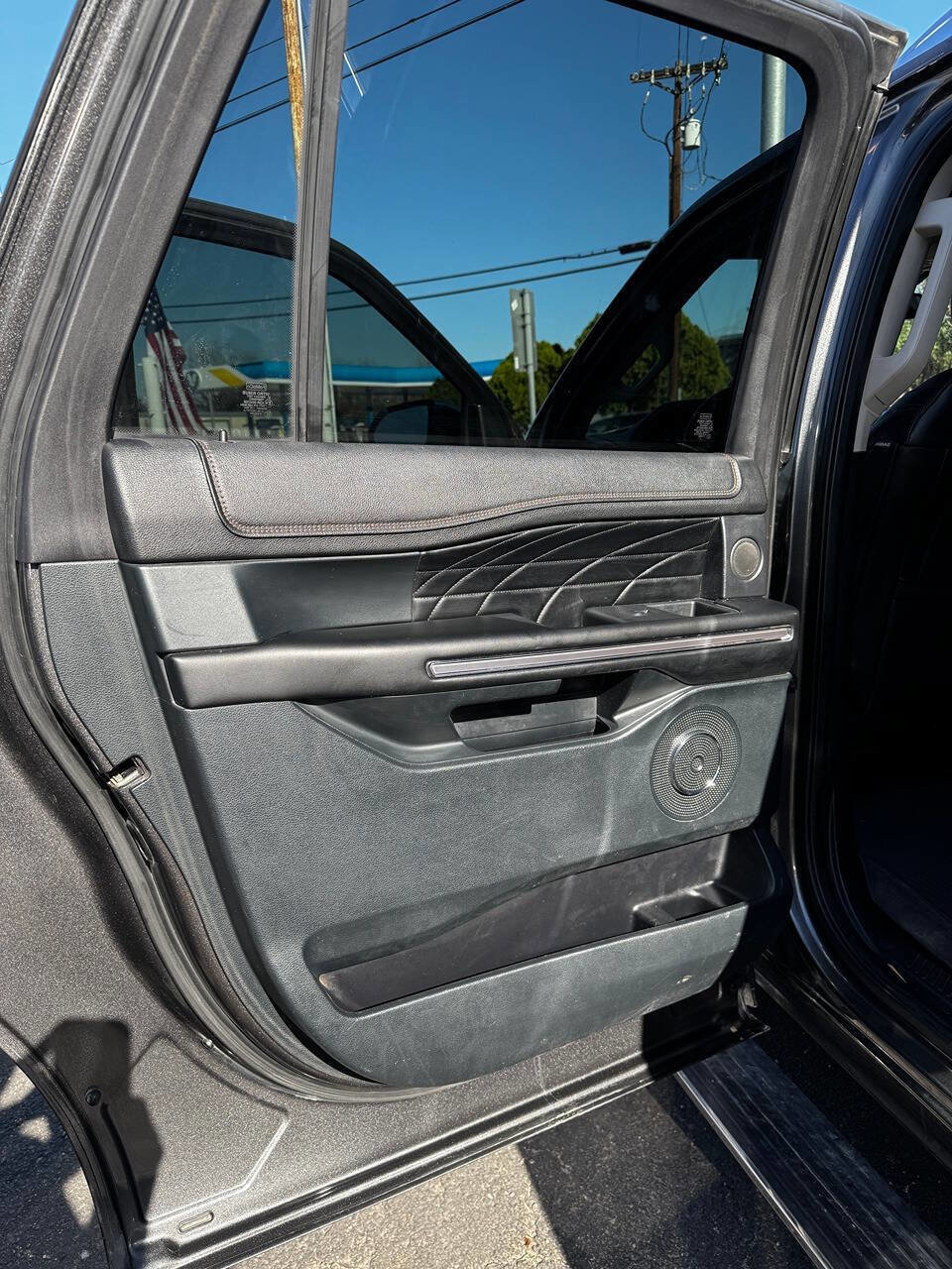 Used 2018 Ford Expedition Max Platinum image 25