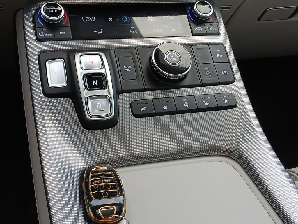 Used 2025 Hyundai Palisade Calligraphy FWD image 16