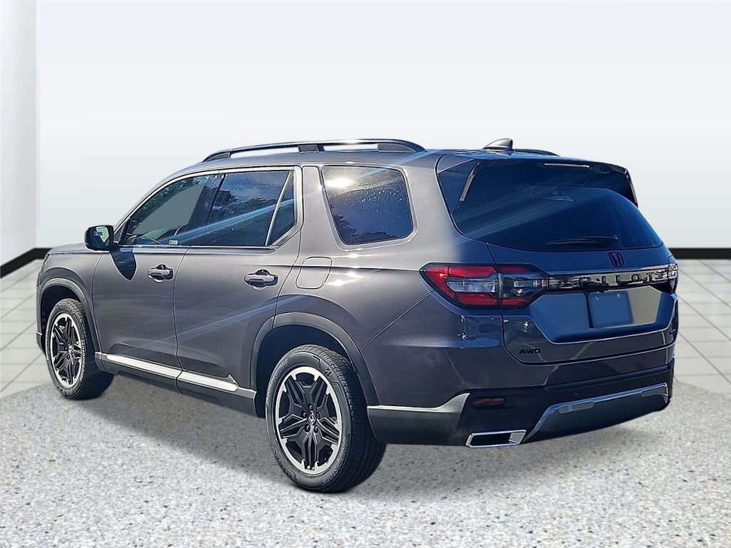 New 2026 Honda Pilot Touring image 4