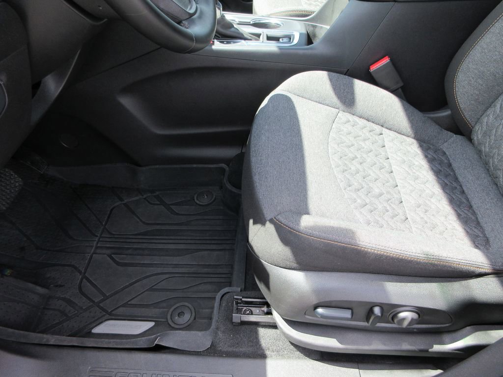 Used 2024 Chevrolet Equinox LT w/ LPO, Floor Liner Package FWD image 21
