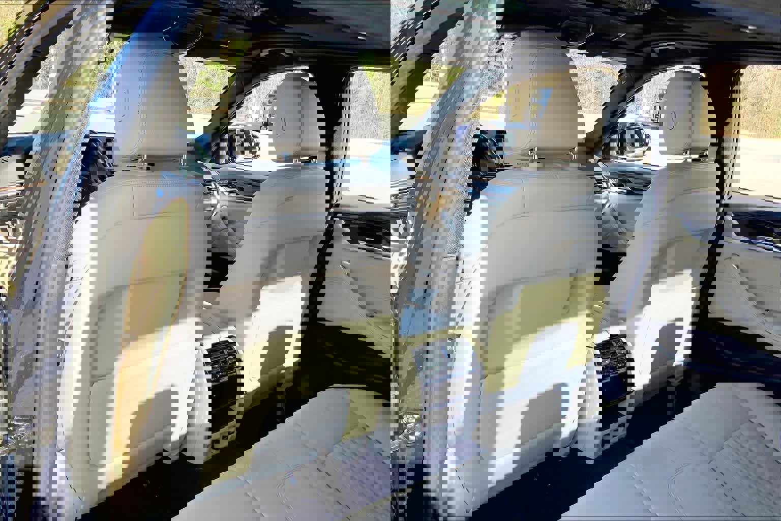 Used 2020 BMW 530i xDrive w/ Premium Package image 22