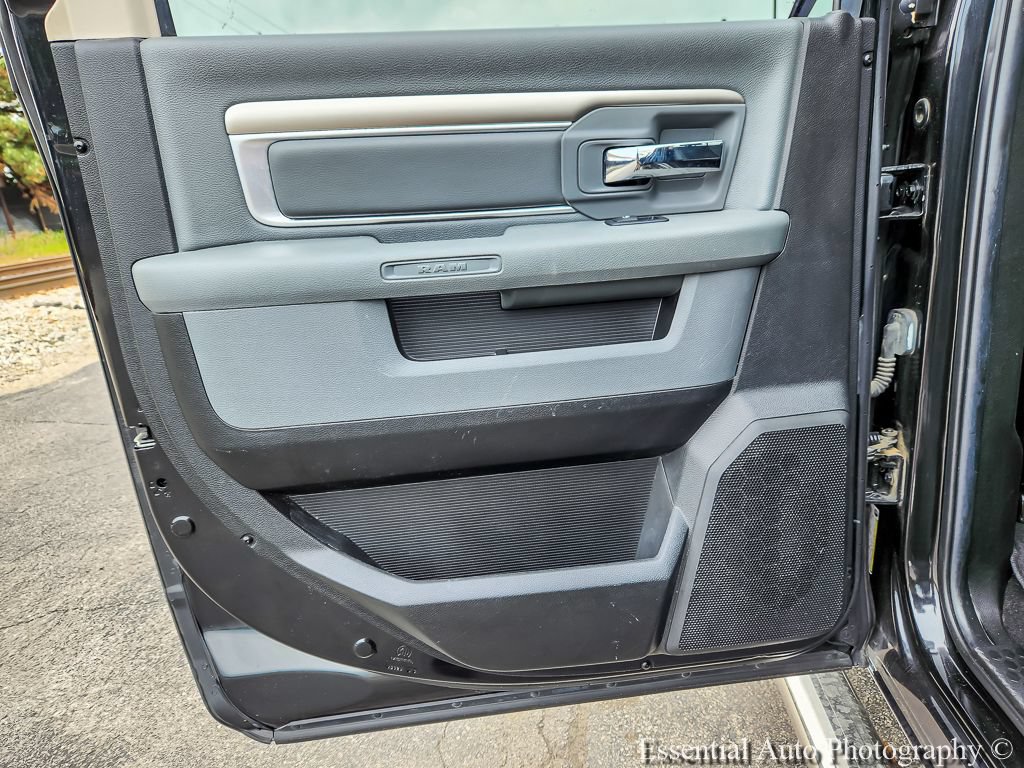 Used 2019 RAM 1500 Classic SLT w/ Luxury Group AWD/4WD image 16