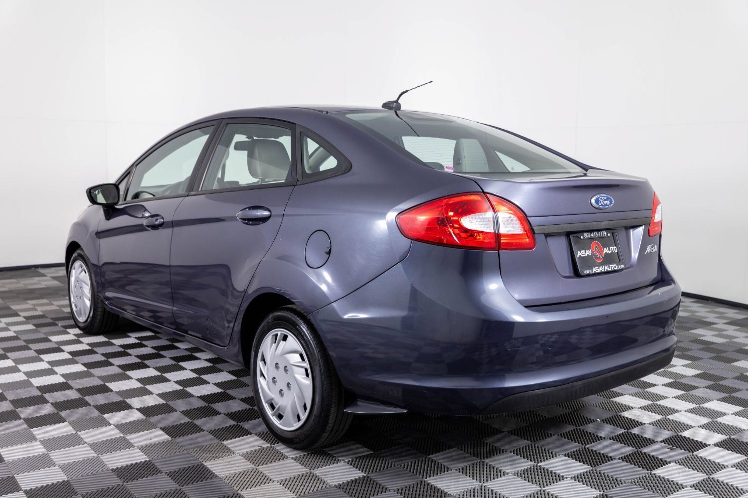 Used 2012 Ford Fiesta S FWD image 4