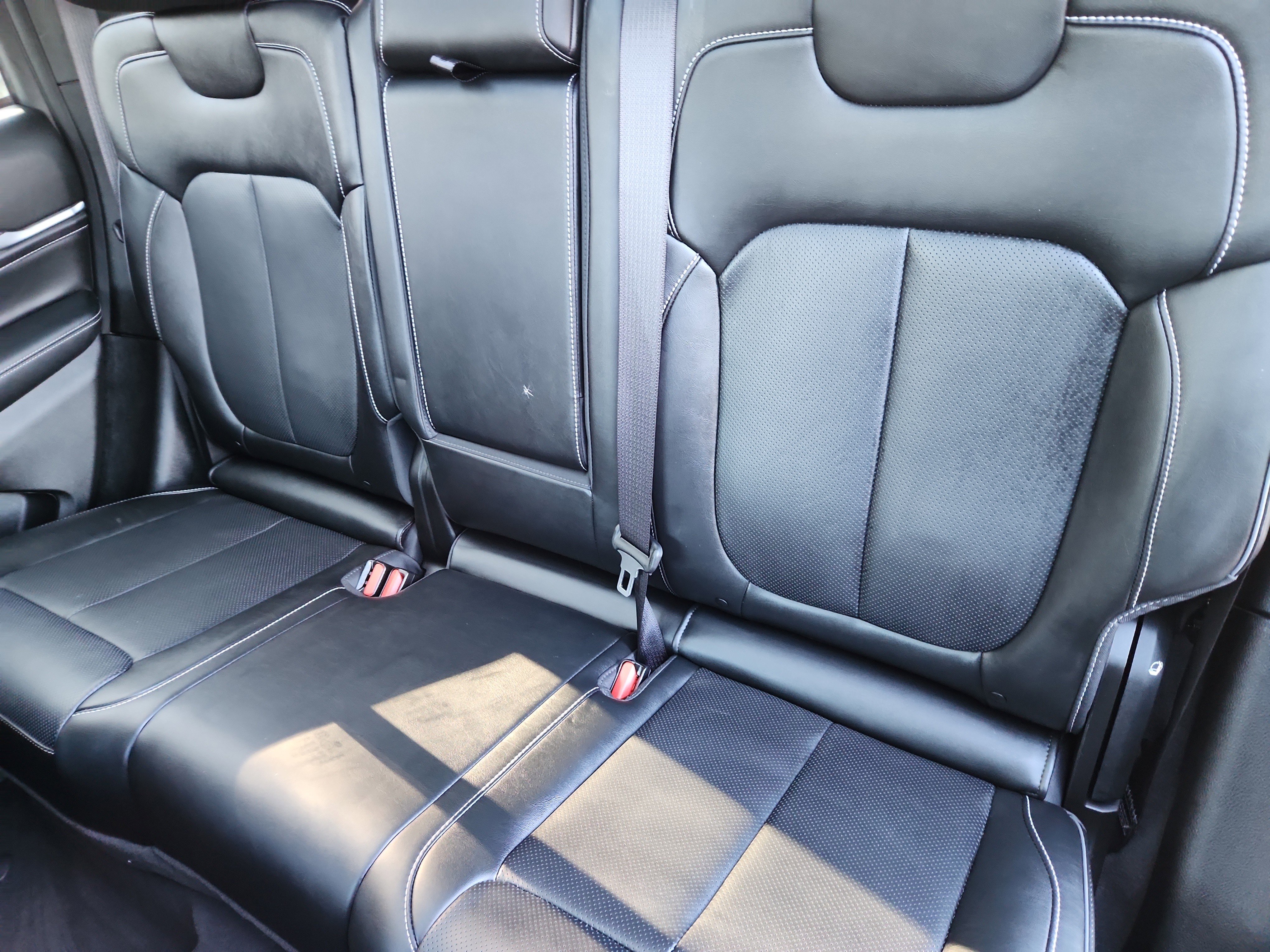 Used 2023 Jeep Grand Cherokee Overland image 26